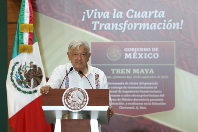 Entrega AMLO en Chetumal obra completa del Tren Maya