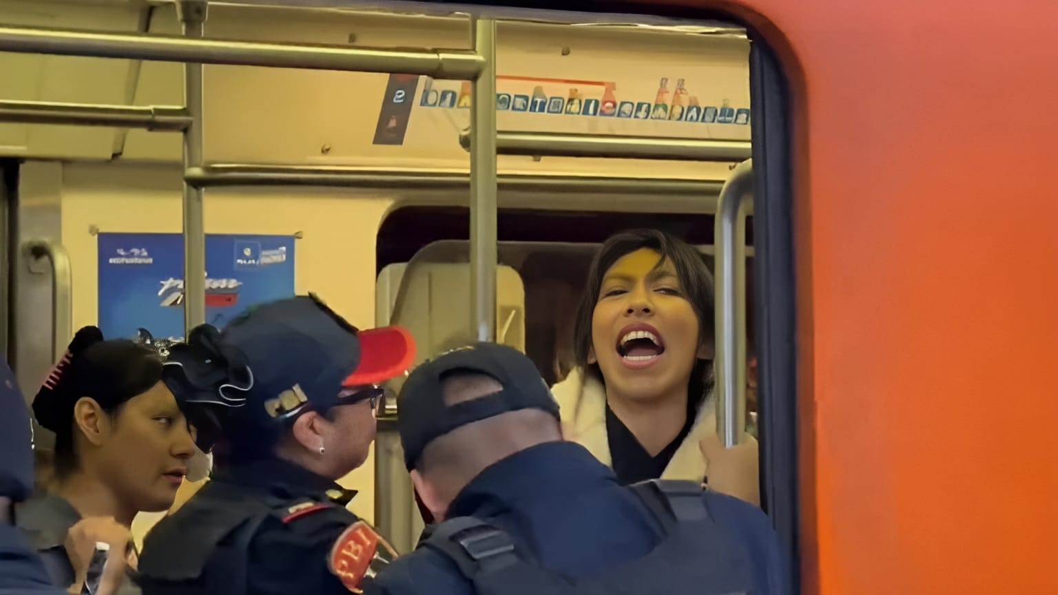 15 POLICÍAS CONTRA UNA CUENTACUENTOS: DESALOJO EN EL METRO CAUSA POLÉMICA