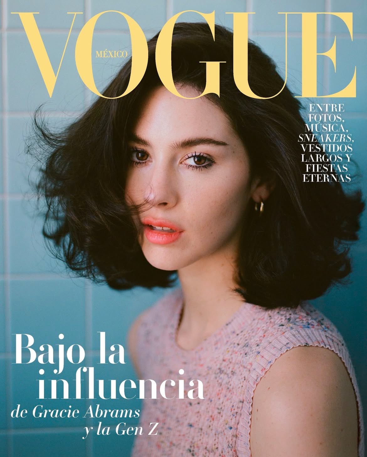 GRACIE ABRAMS ENCIENDE REDES AL ESTAR EN PORTADA DE VOGUE MÉXICO