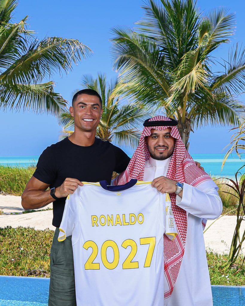CRISTIANO RONALDO RENUEVA CON EL AL-NASSR HASTA 2027