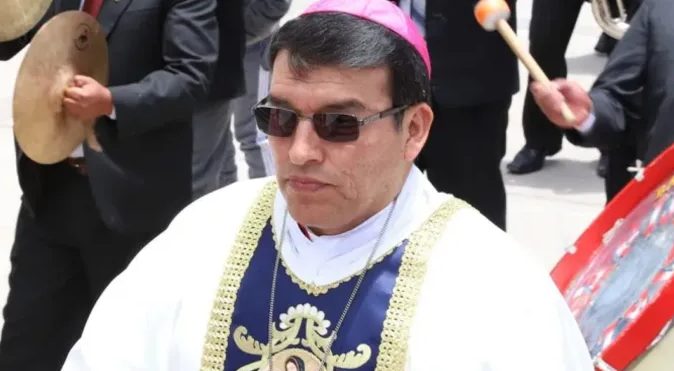 Papa León XIV acepta renuncia de obispo peruano acusado de mala conducta y desvío de fondos