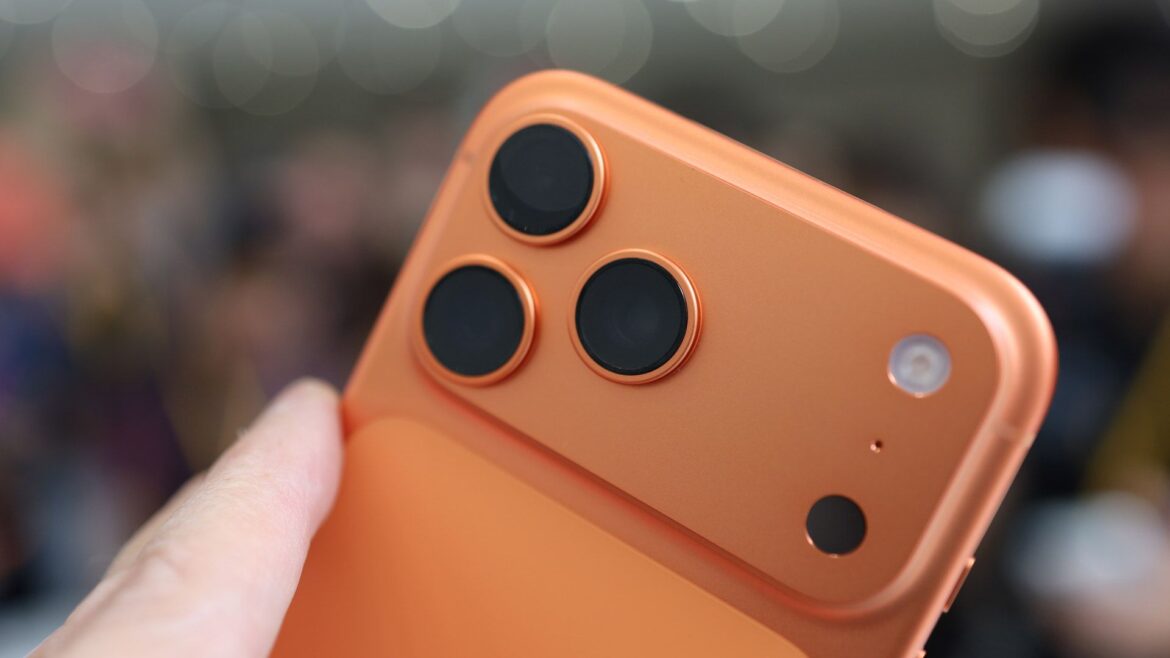 Apple explica “rayones” en iPhone 17 Pro y cambia soportes en tiendas
