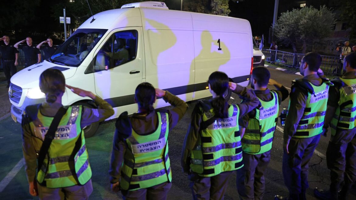 Crece la furia en Israel por el retraso en la liberación de los rehenes fallecidos