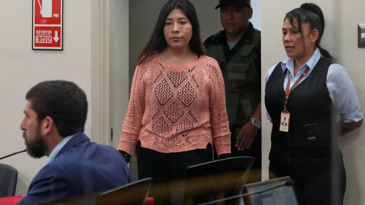 Perú corta lazos diplomáticos con México: furia por asilo a Betssy Chávez, exministra de Castillo