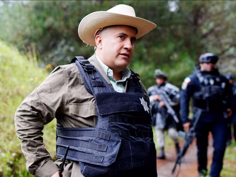 Detienen a director de relaciones públicas de Uruapan por presunto vínculo con el asesinato del alcalde Carlos Manzo