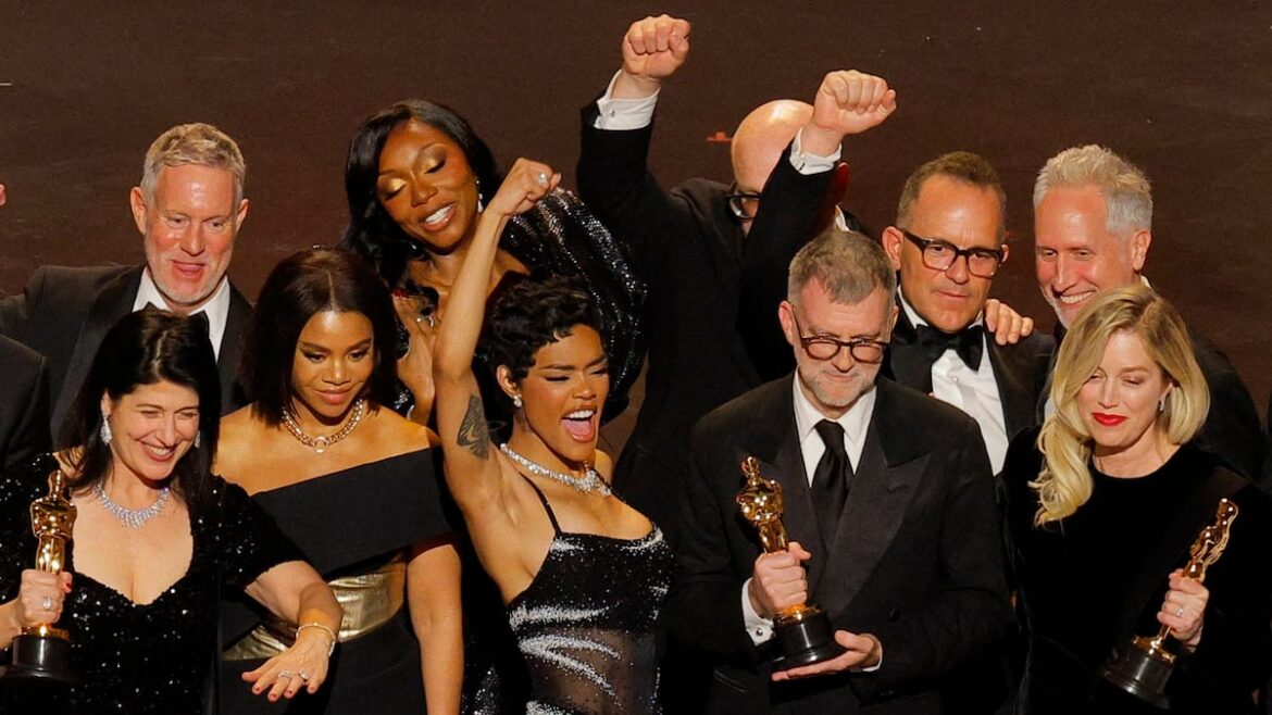 ‘Una batalla tras otra’ arrasa con seis Oscars; Michael B. Jordan gana como Mejor Actor