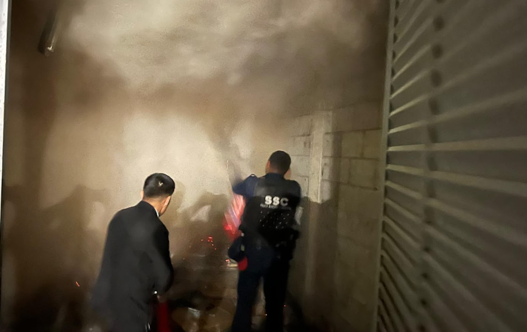 Rescatan a tres trabajadores intoxicados en cisterna y detienen a presunto ladrón de bicicleta en la Ciudad de México