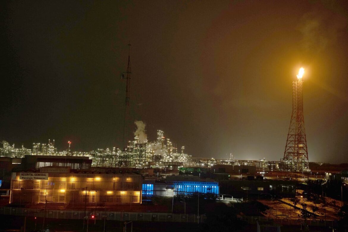 Incendio en Dos Bocas deja 5 muertos