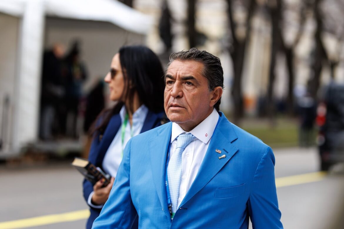 Denuncian abuso de autoridad del ICE tras muerte de mexicano y detención de periodista