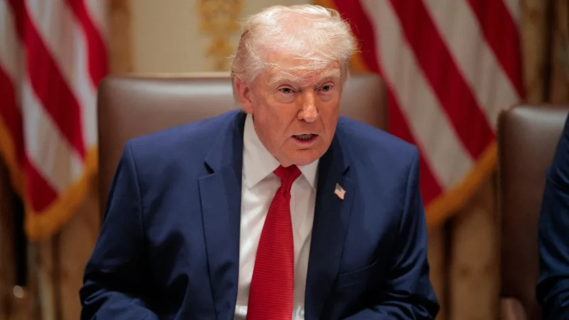 Anuncia Tesoro de EE.UU. inclusión de firma de Trump en billetes por el semiquincentenario