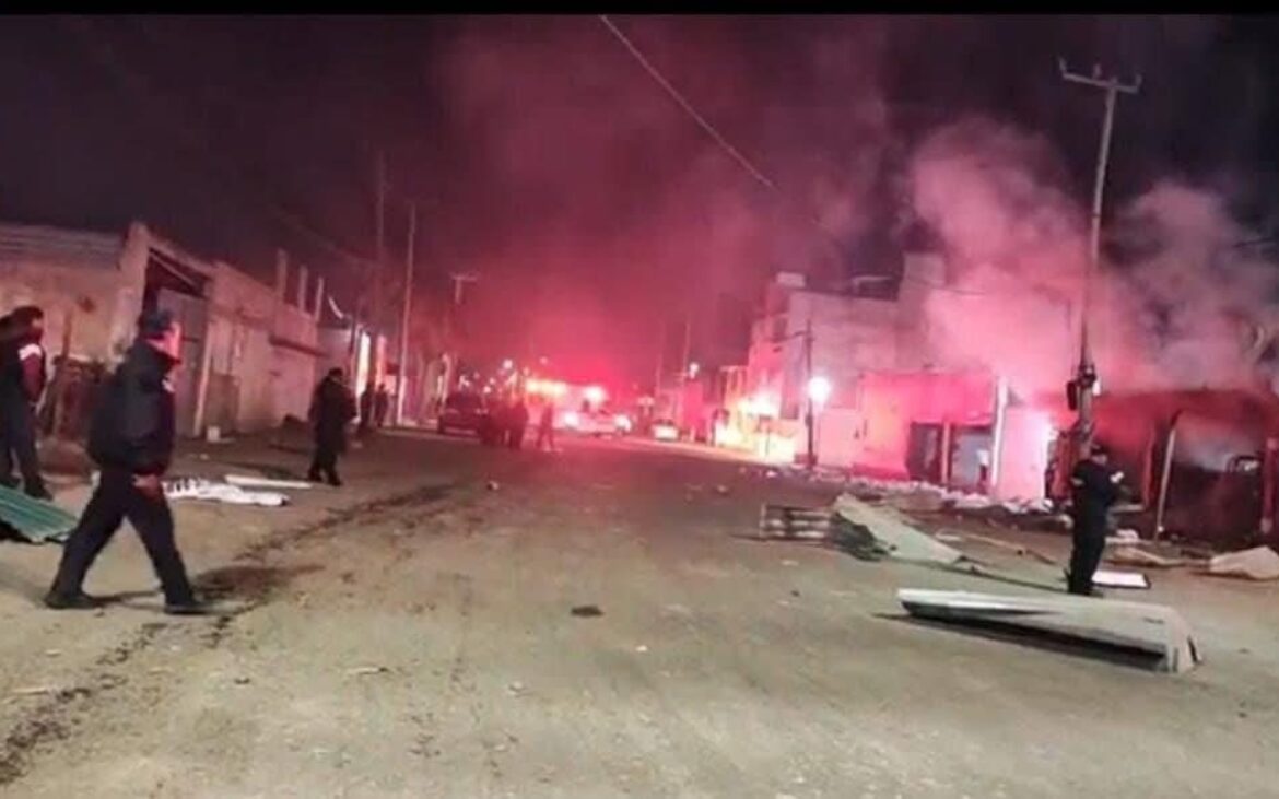 Explosión e incendio en gasera de Chalco dejan un lesionado y daños en inmuebles aledaños