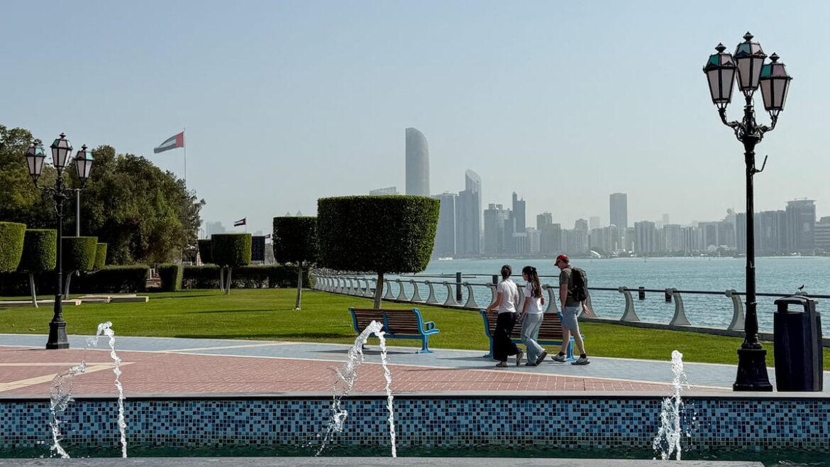 Irán amenaza con asesinar a Netanyahu y mantiene bloqueo en Ormuz mientras EE.UU. minimiza conflicto