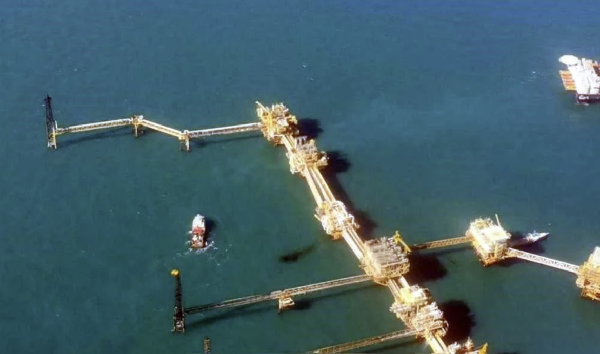 Autoridades y Greenpeace discrepan sobre alcance de derrame de hidrocarburos en Veracruz