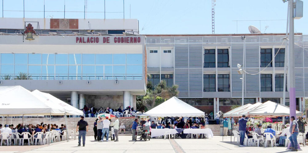 Exige sindicato de burócratas en Baja California Sur aumento salarial del 6.5% y bonos