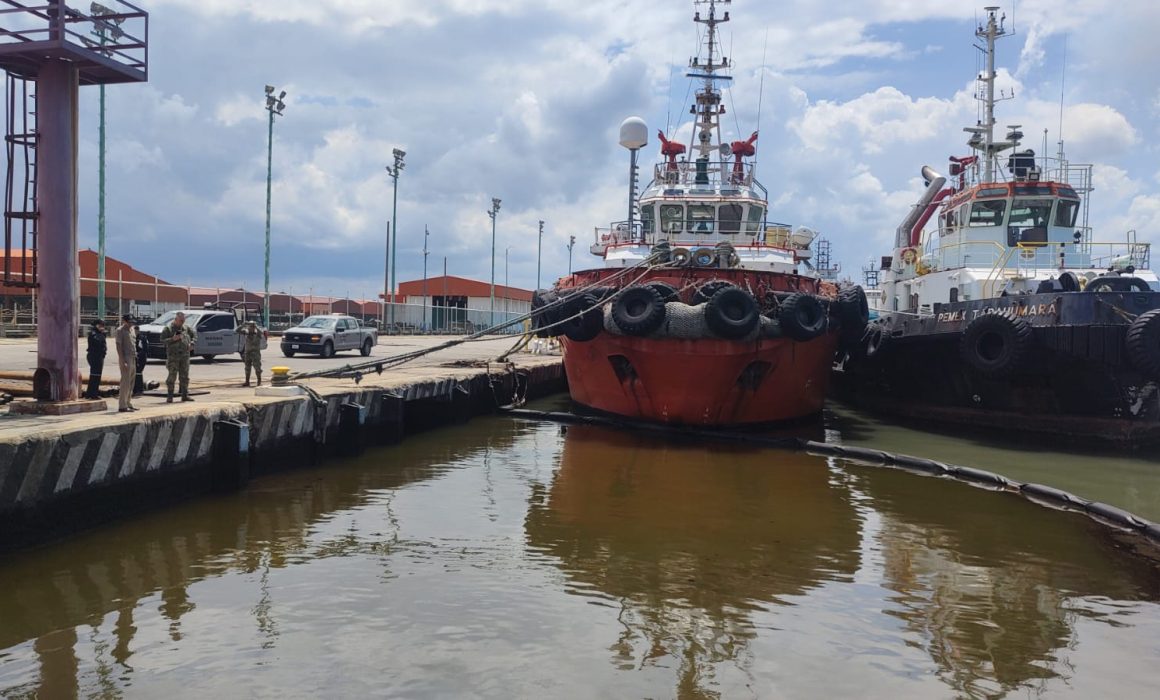 Recolectan 240 kg de residuos con hidrocarburos en Dos Bocas tras nuevo incidente