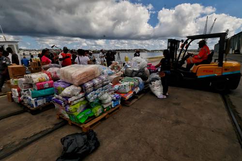 Llega a La Habana barco con ayuda humanitaria en muestra de solidaridad con Cuba