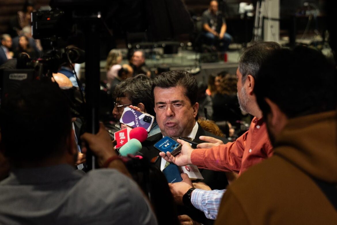 Señala Pedro Haces retos de infraestructura y vacíos legales en sector creativo