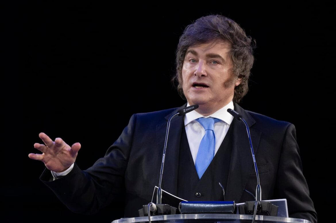 Kirchner y Milei enfrentan investigaciones judiciales en Argentina