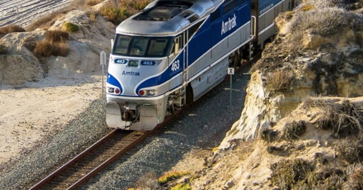 Dos accidentes ferroviarios en Texas dejan derrame de etanol y pasajeros evacuados