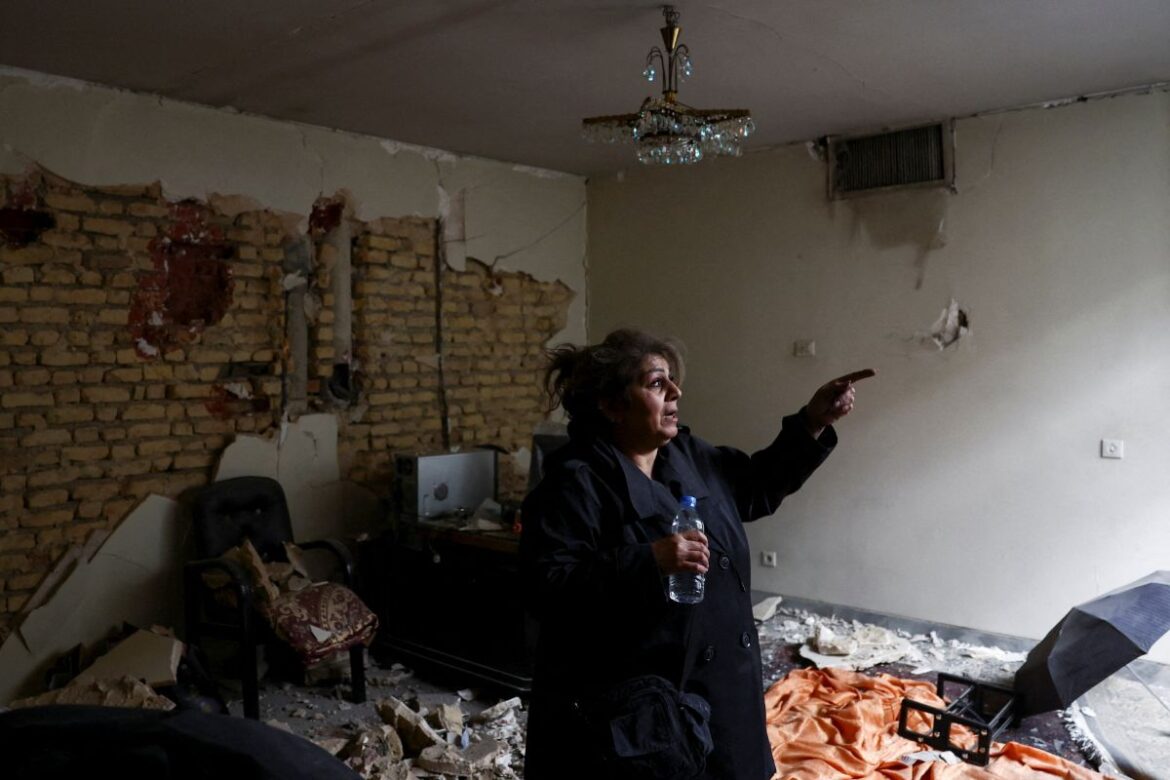 Irán amenaza con prender fuego a tropas de EU; ya van más de 2,000 muertos en bombardeos