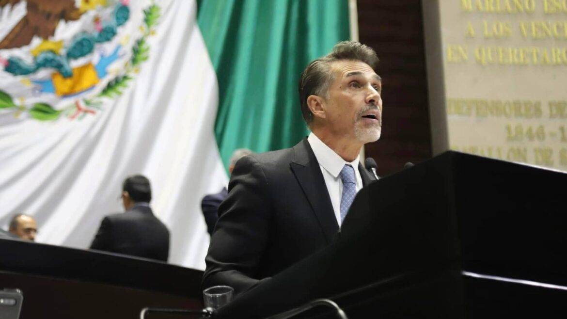 Sergio Mayer busca reincorporarse a Diputados tras salir de reality