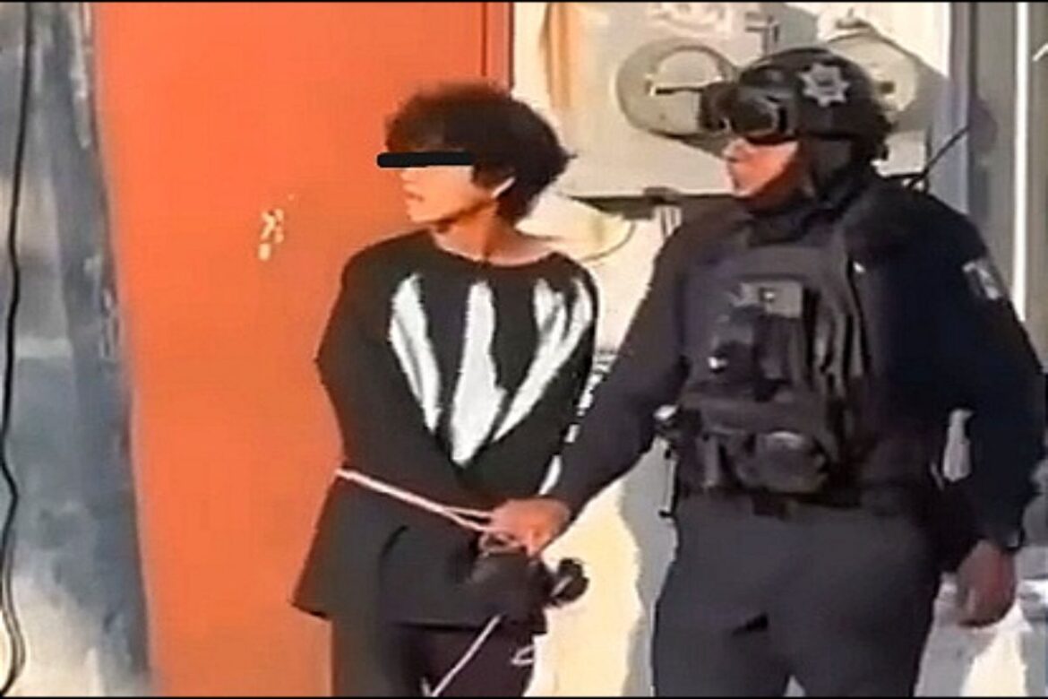 Adolescente de 15 años mata a dos maestras a balazos en preparatoria de Lázaro Cárdenas