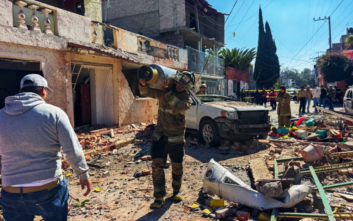 Explosión de gas deja 12 heridos en vivienda de Coacalco