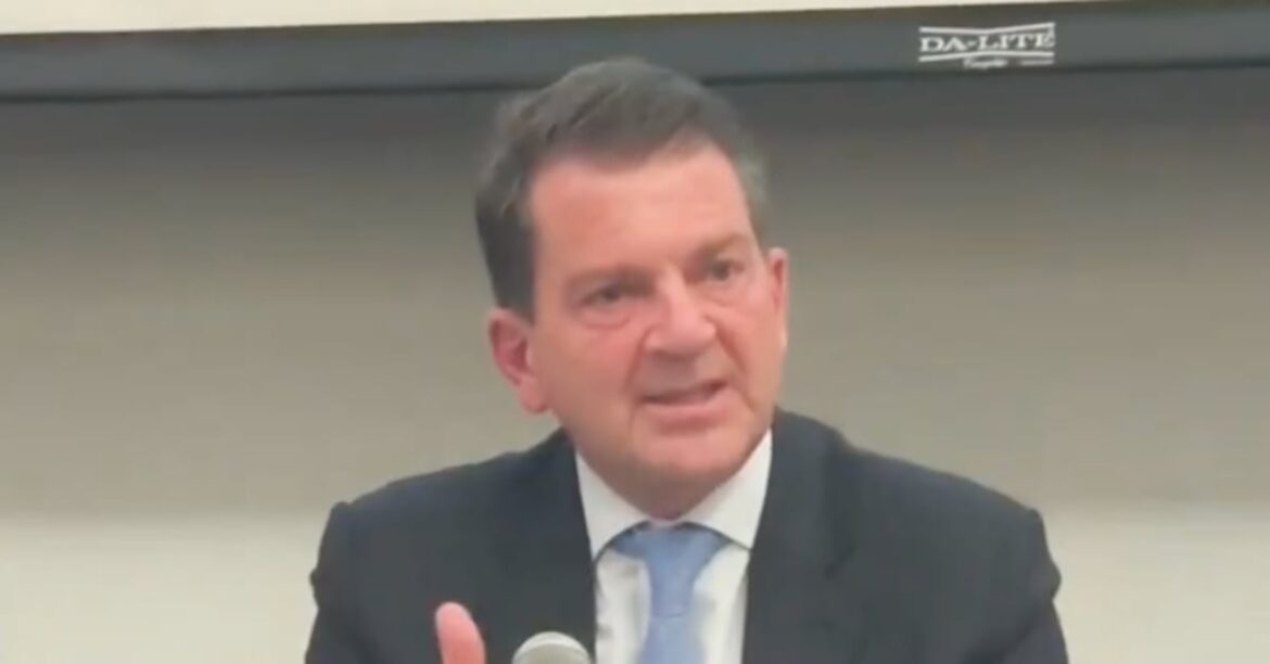 Plantea gobierno elevar crédito a Pymes al 48% del PIB en la Convención Bancaria