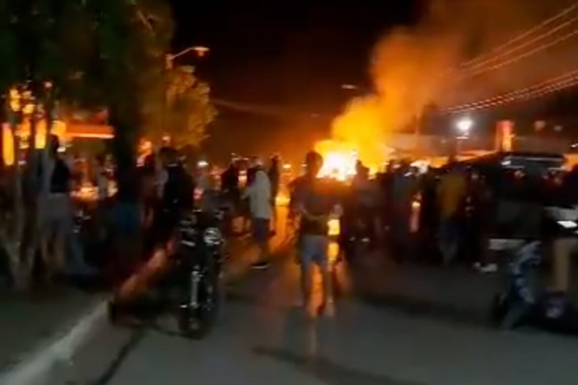 Detienen a manifestantes en Cuba tras protestas por apagones y escasez de alimentos