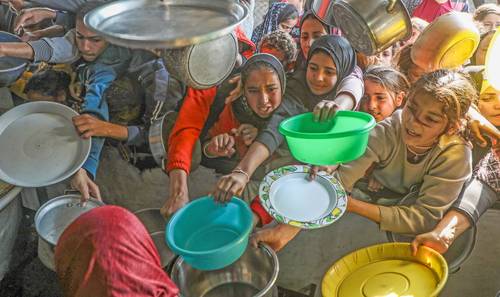 Padres de los 43 aceptan peritaje argentino a restos óseos; reportan fractura en estrategia de marchas