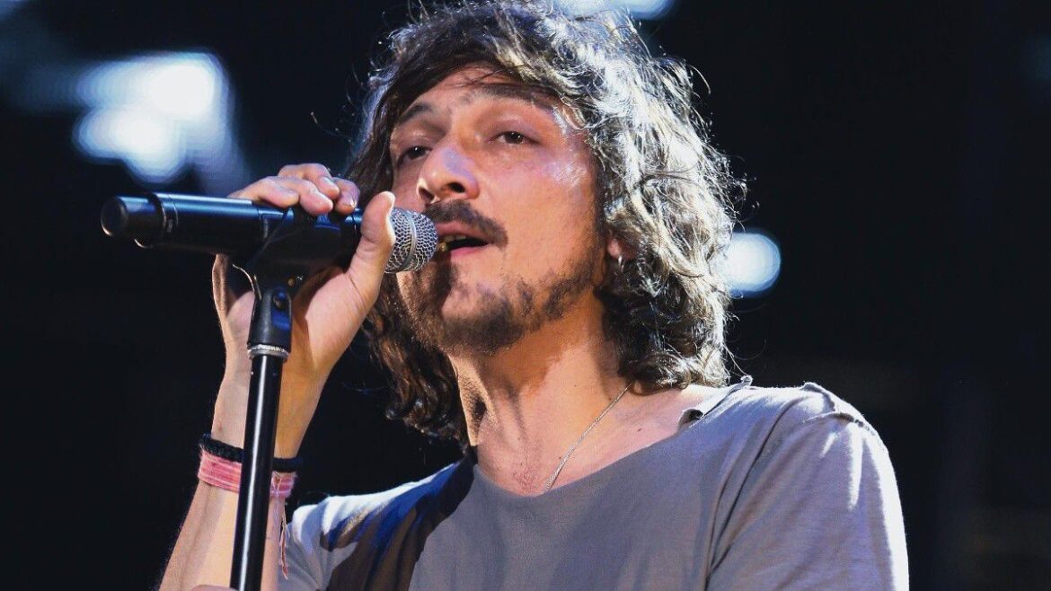 León Larregui presenta Manifiesto de un tremendo delirio, su cuarto disco en solitario