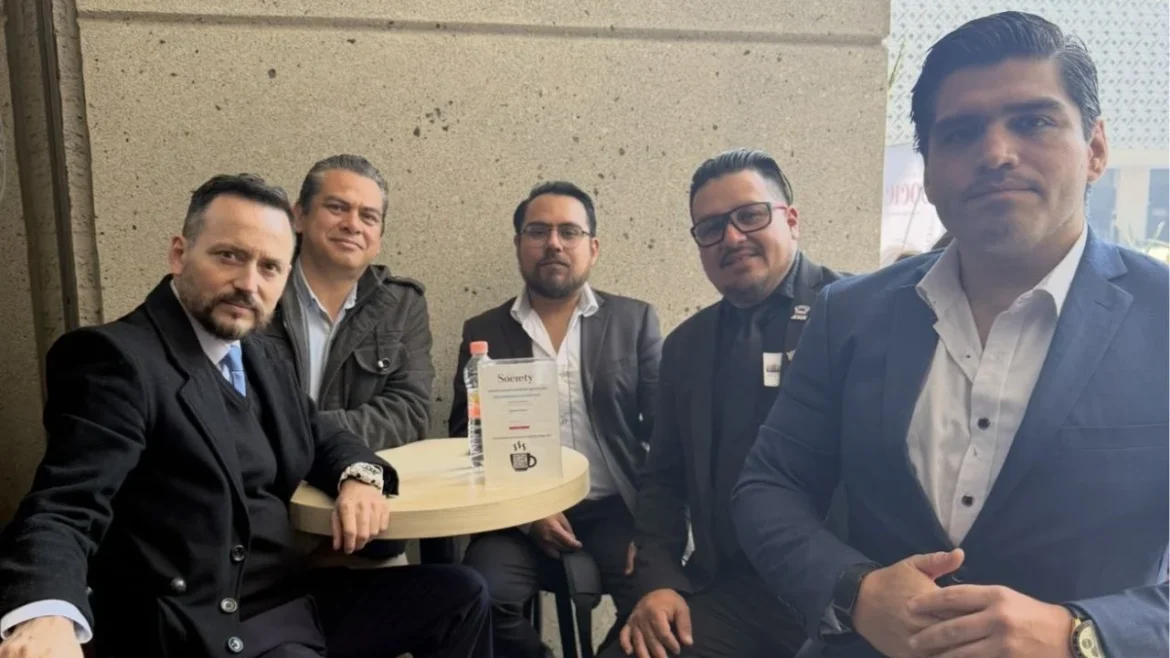 México cae en ranking de felicidad; polémica legislativa y crítica conservadora al IMSS marcan debate social