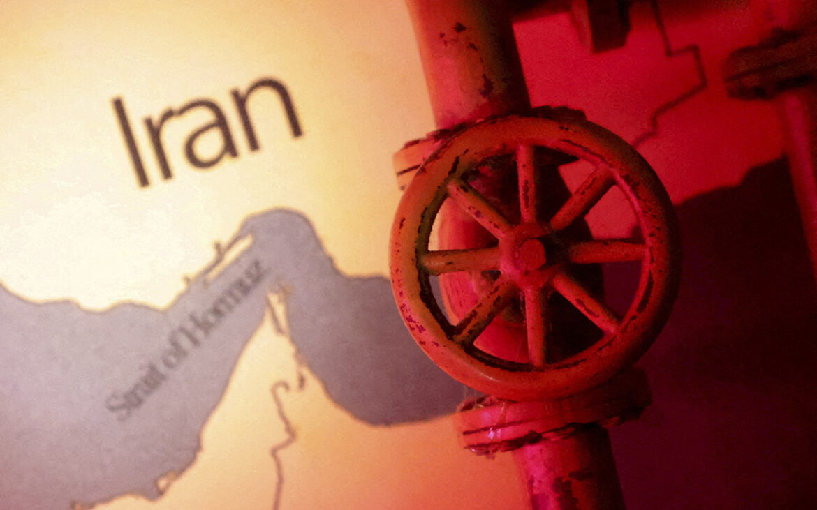 EE.UU. reporta daños a infraestructura militar iraní y posible muerte de comandante naval