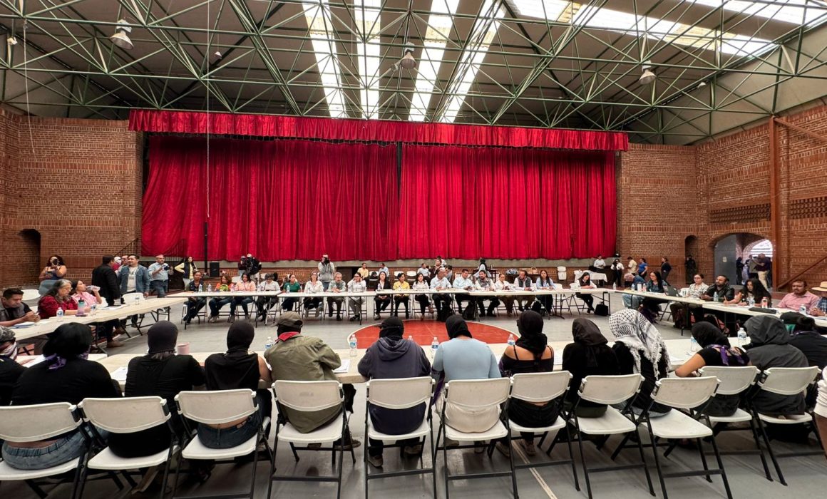 Inicia mesa de diálogo entre autoridades de la UAEM y Resistencia Estudiantil en Cuernavaca