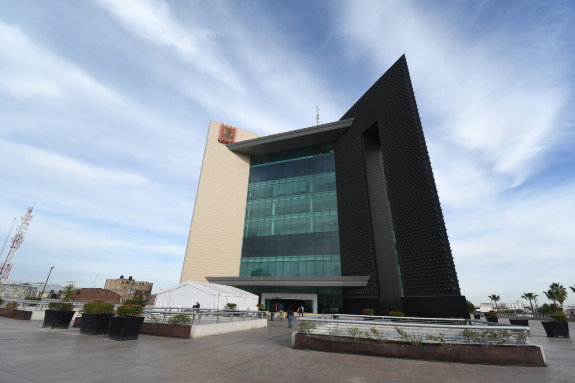 Sindicalizados del Ayuntamiento de Torreón protestan por presuntos actos de corrupción y hostigamiento