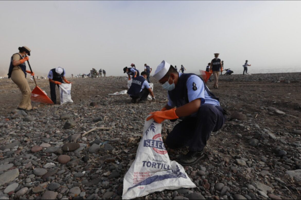 Grupo Interinstitucional reporta más de 740 toneladas de hidrocarburo retiradas en operativo del Golfo de México