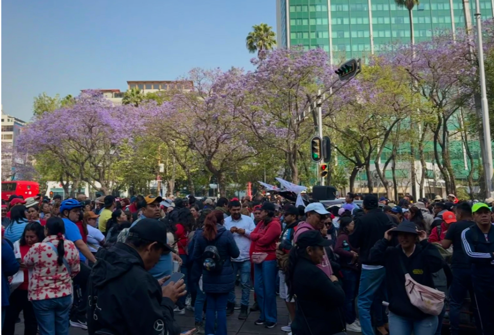 CNTE realiza paro y marcha en CDMX para exigir reforma al sistema de pensiones