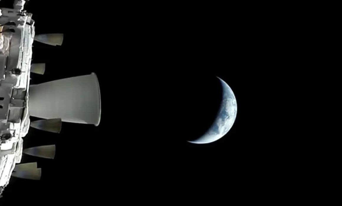 Nombres de desaparecidos de Nuevo León y microsatélites viajan a la Luna en la misión Artemis II