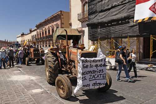 Campesinos y transportistas mantienen paro nacional para el 6 de abril tras diálogo en Sader