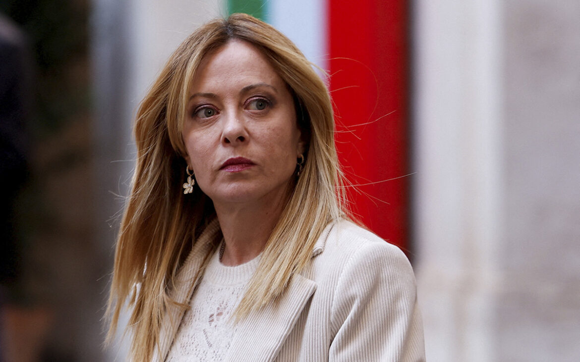 Bloqueo de Trump en Ormuz dispara precios del crudo y alerta de pobreza global