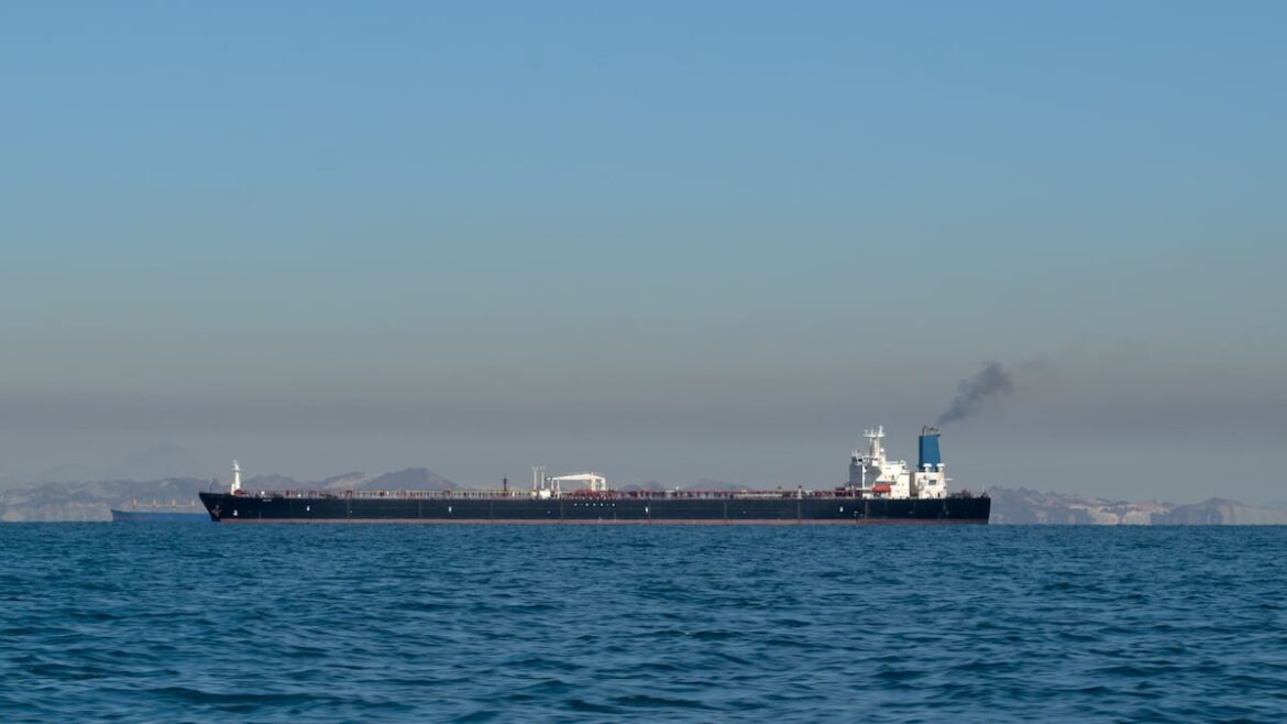 Escalada bélica en Medio Oriente dispara precios de energía y tensiones globales