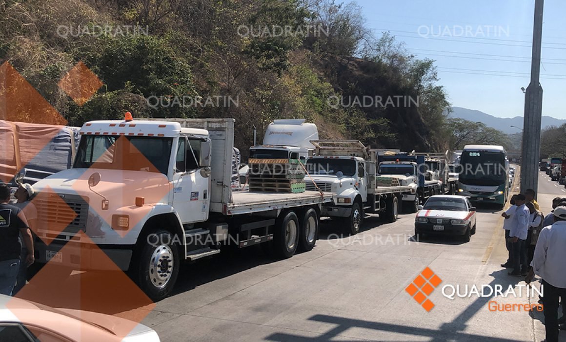 Partidos políticos enfrentan caída de militantes y disputas internas previo a elecciones de 2027