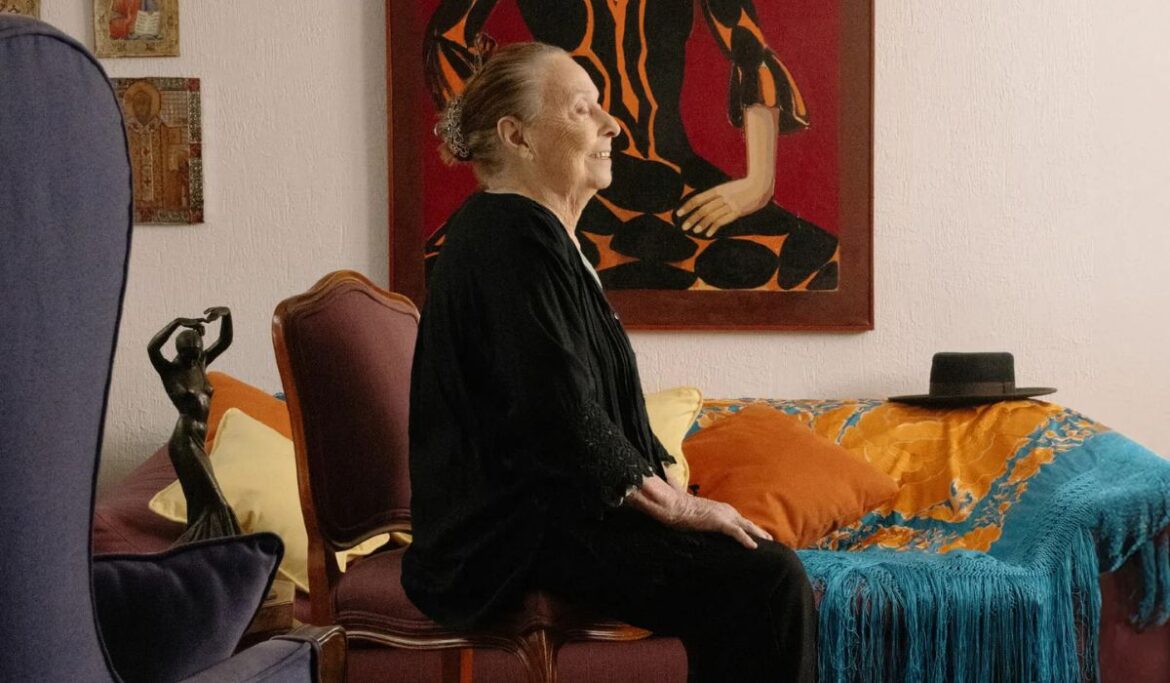 México recupera 160 bienes culturales y destaca la trayectoria de Pilar Rioja en Vogue