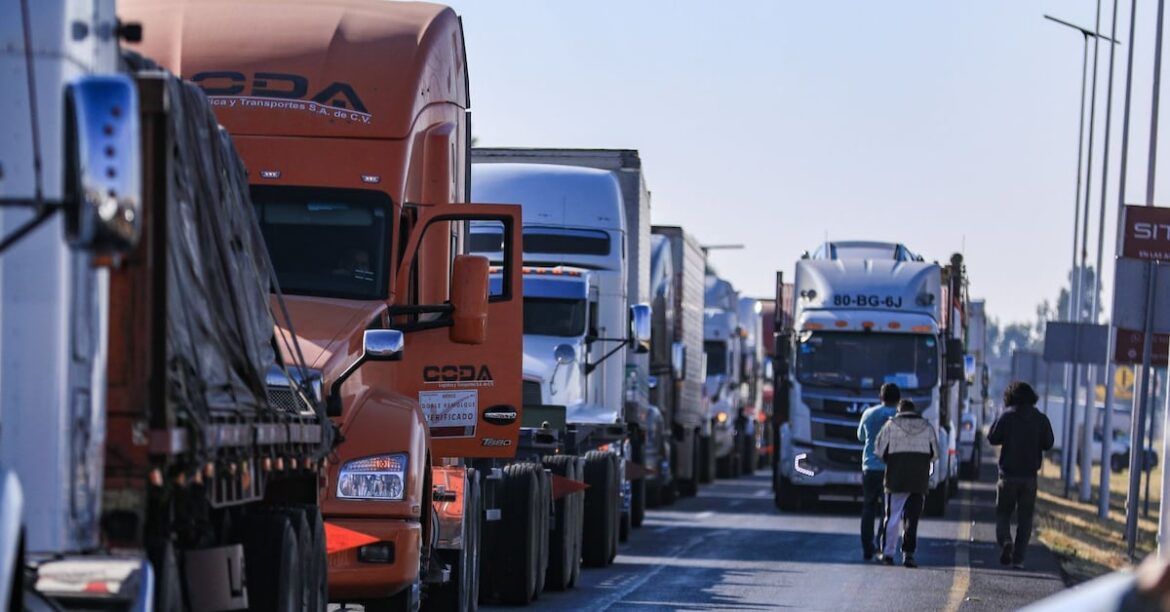 Segob reporta reducción de bloqueos; transportistas mantienen movilización en 20 estados