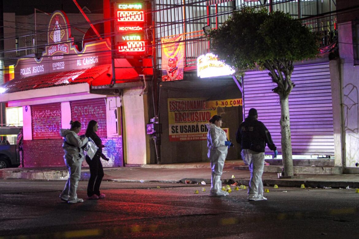 Balacera en marisquería de Tijuana deja tres muertos y tres heridos críticos