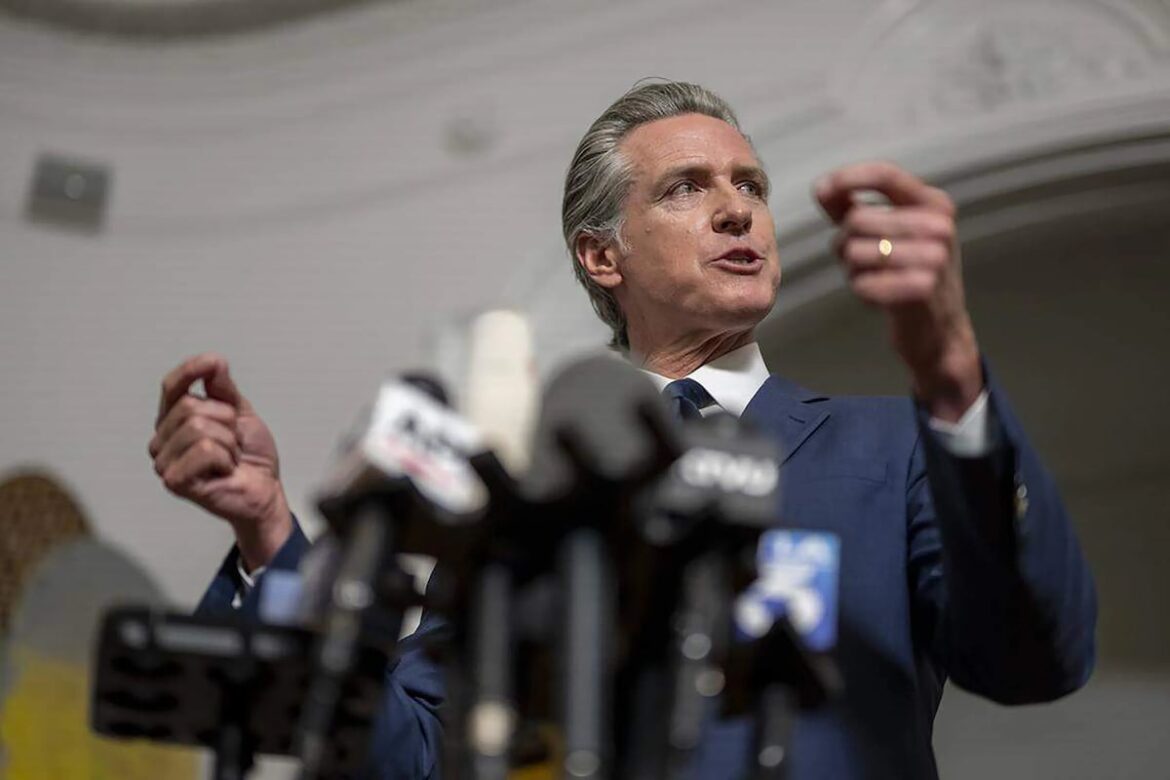 Gavin Newsom endurece su tono en redes sociales contra Donald Trump y republicanos