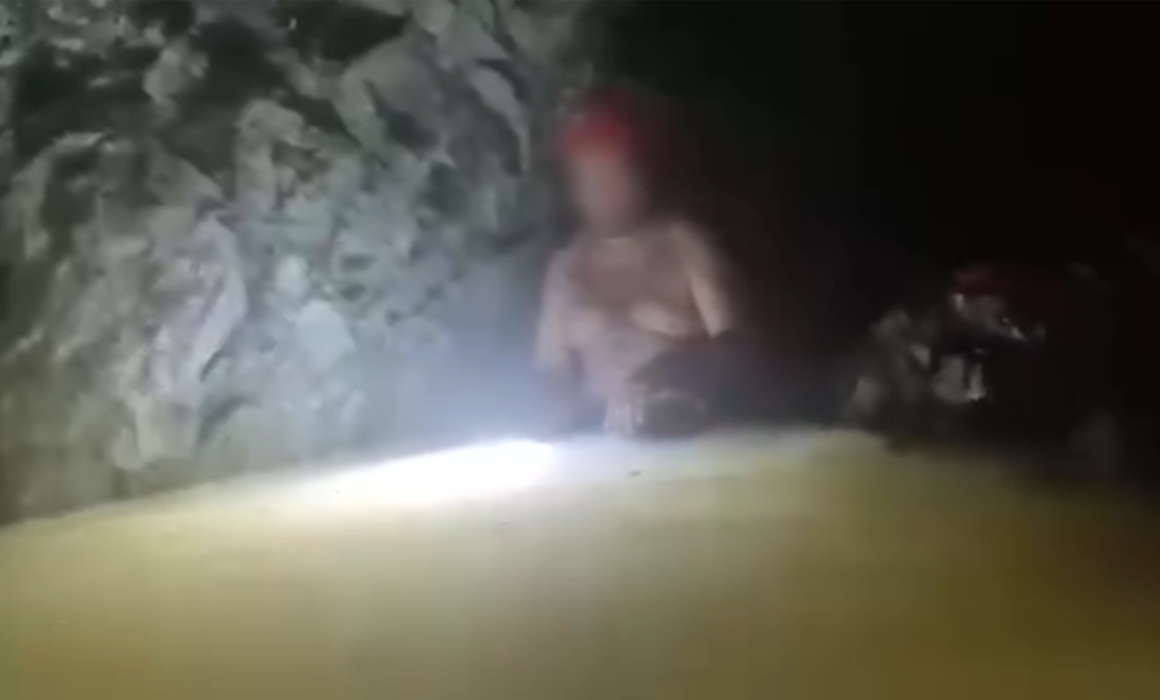 Rescatan con vida a minero tras 13 días atrapado en mina inundada de Sinaloa