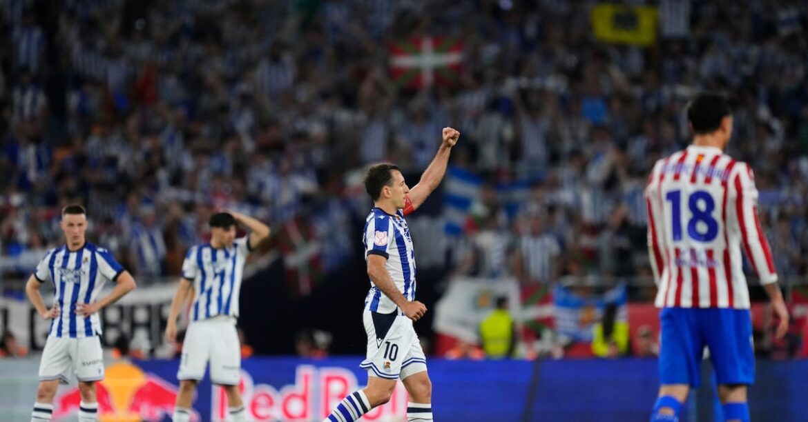 Real Sociedad celebra su cuarta Copa del Rey con miles de aficionados en San Sebastián