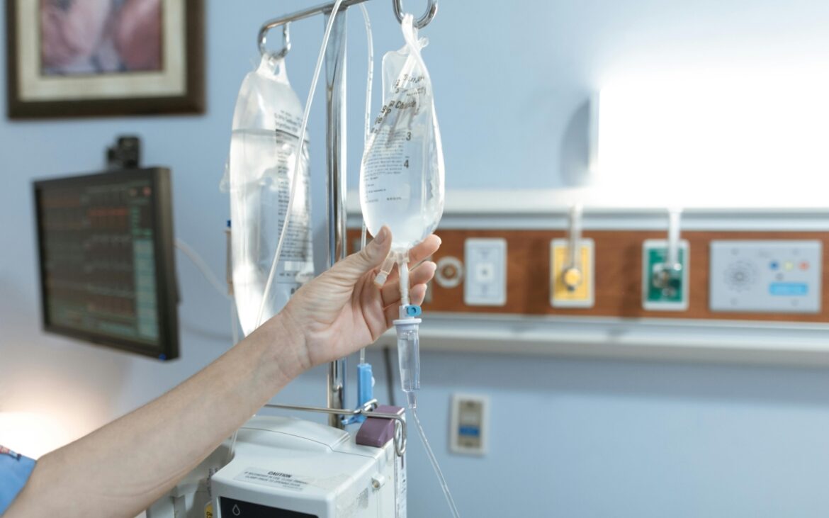 Investigación por muertes ligadas a sueros intravenosos en Sonora