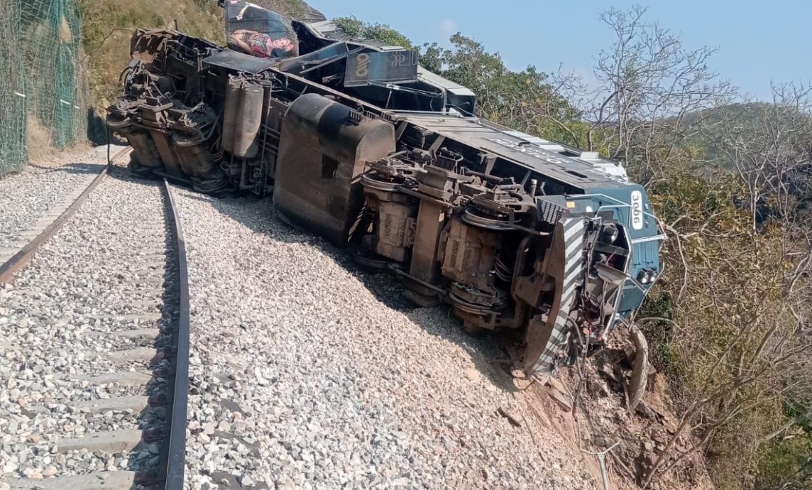 FGR dictamina responsabilidad humana en descarrilamiento del Tren Interoceánico; fue por exceso de velocidad
